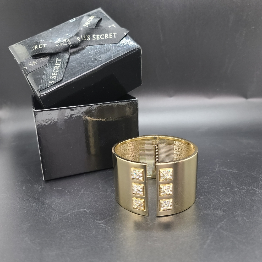 Victoria's Secret Scandalous Cuff with Crystal Studs One Size.